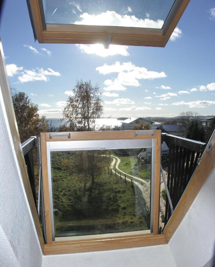 Traumblick Sellin: Spacious Beachside Apartment with Pool and Sauna Goehren  Exterior photo