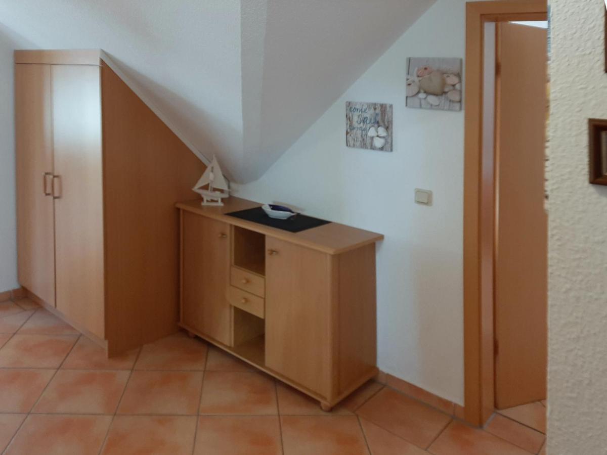 Traumblick Sellin: Spacious Beachside Apartment with Pool and Sauna Goehren  Exterior photo